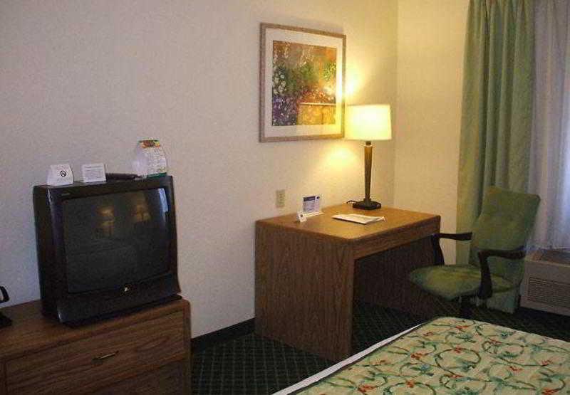Fairfield Inn & Suites By Marriott Terre Haute Exterior photo